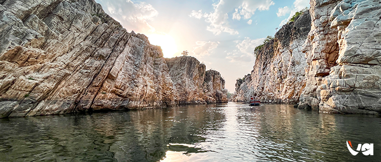 Bhedaghat – Marble Rocks and Dhuandhar Falls